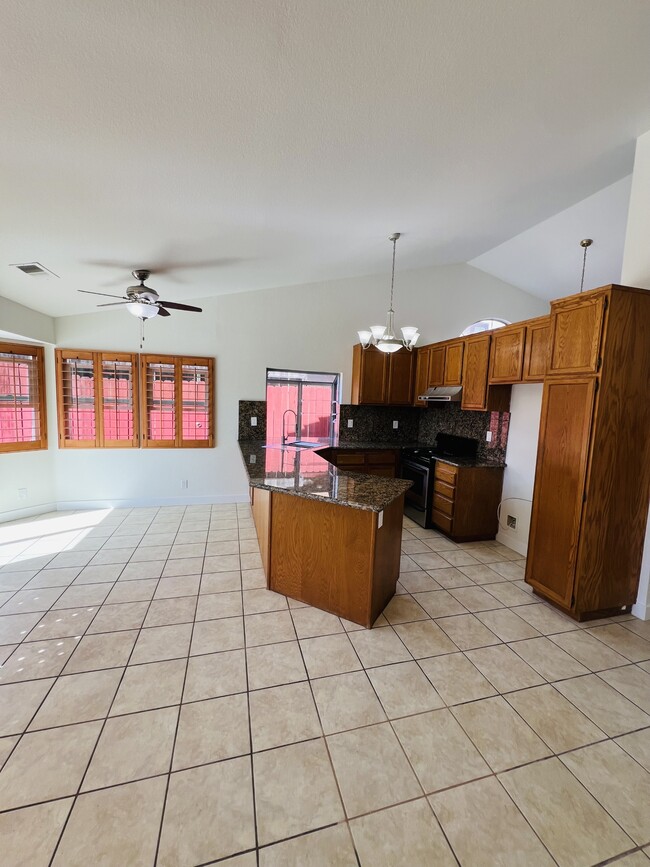 Building Photo - 24555 Camino Meridiana