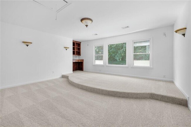 Building Photo - 1475 Boomer Cir