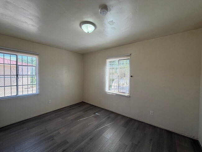 Building Photo - 2 Bedroom Single Story Home Available Near San Mateo Blvd NE & Constitution Ave NE!