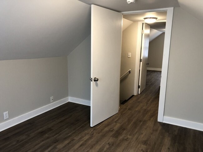 Building Photo - Spacious 4-Bedroom Home in Kentwood – Minutes from Grand Rapids