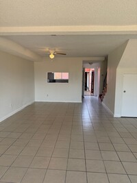 Building Photo - Spacious 2 Bedroom 2.5 Bath Condo on 5th S...