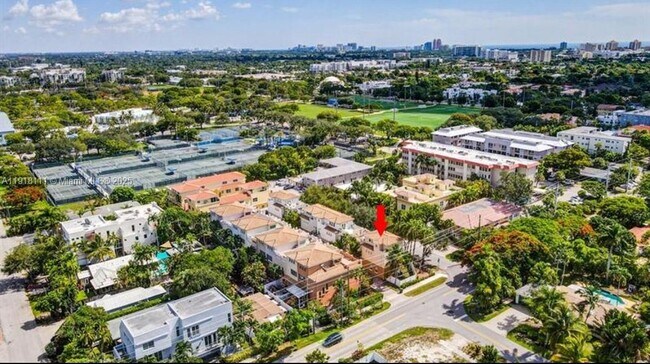 Building Photo - 601 NE 11th Ave