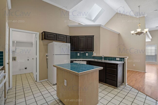 Building Photo - 2119 Amherst Dr