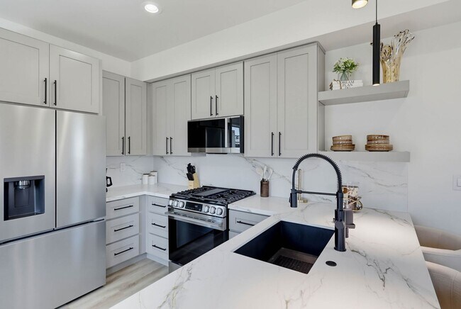 Building Photo - 426-426 Arbor Dr