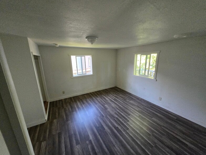 Building Photo - 510 N Collier St