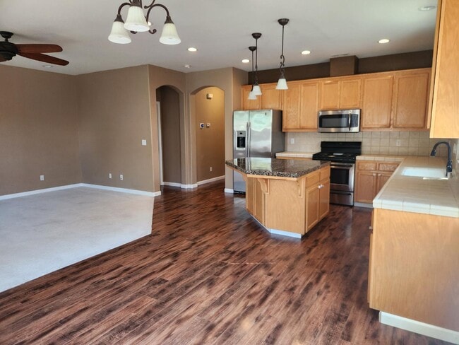 Building Photo - 1169 Syracuse Ln