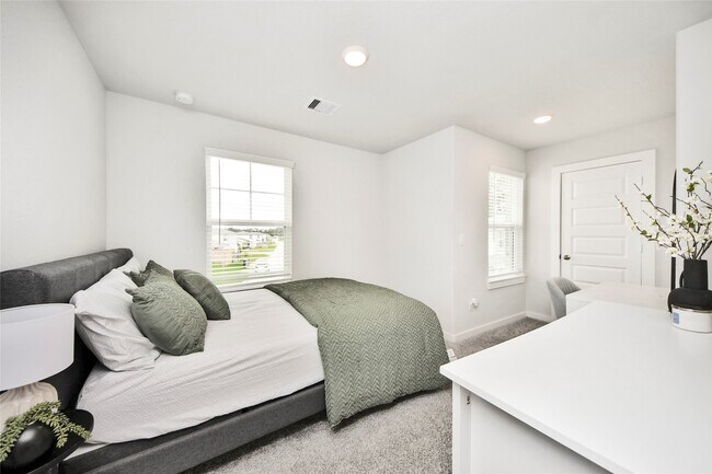 Building Photo - 8646 Blueberry Ash St