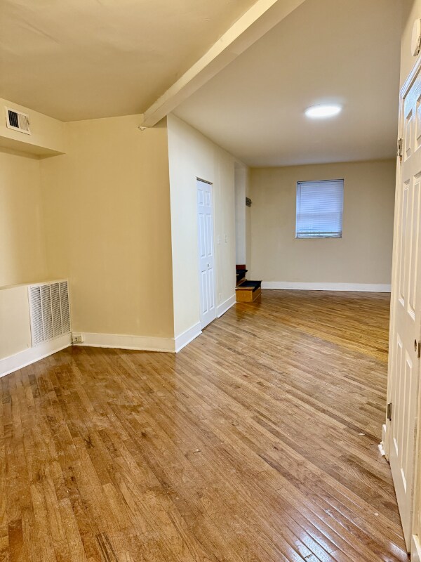 Building Photo - 5031 N Harding Ave