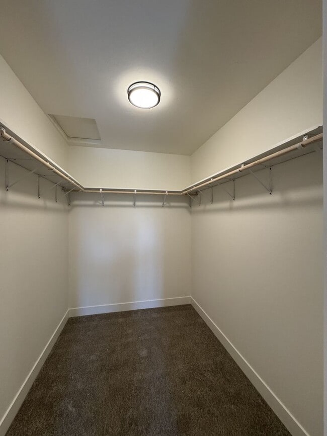 Building Photo - 17 Grove-