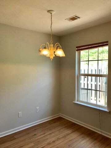 Building Photo - 302 Beech Ln