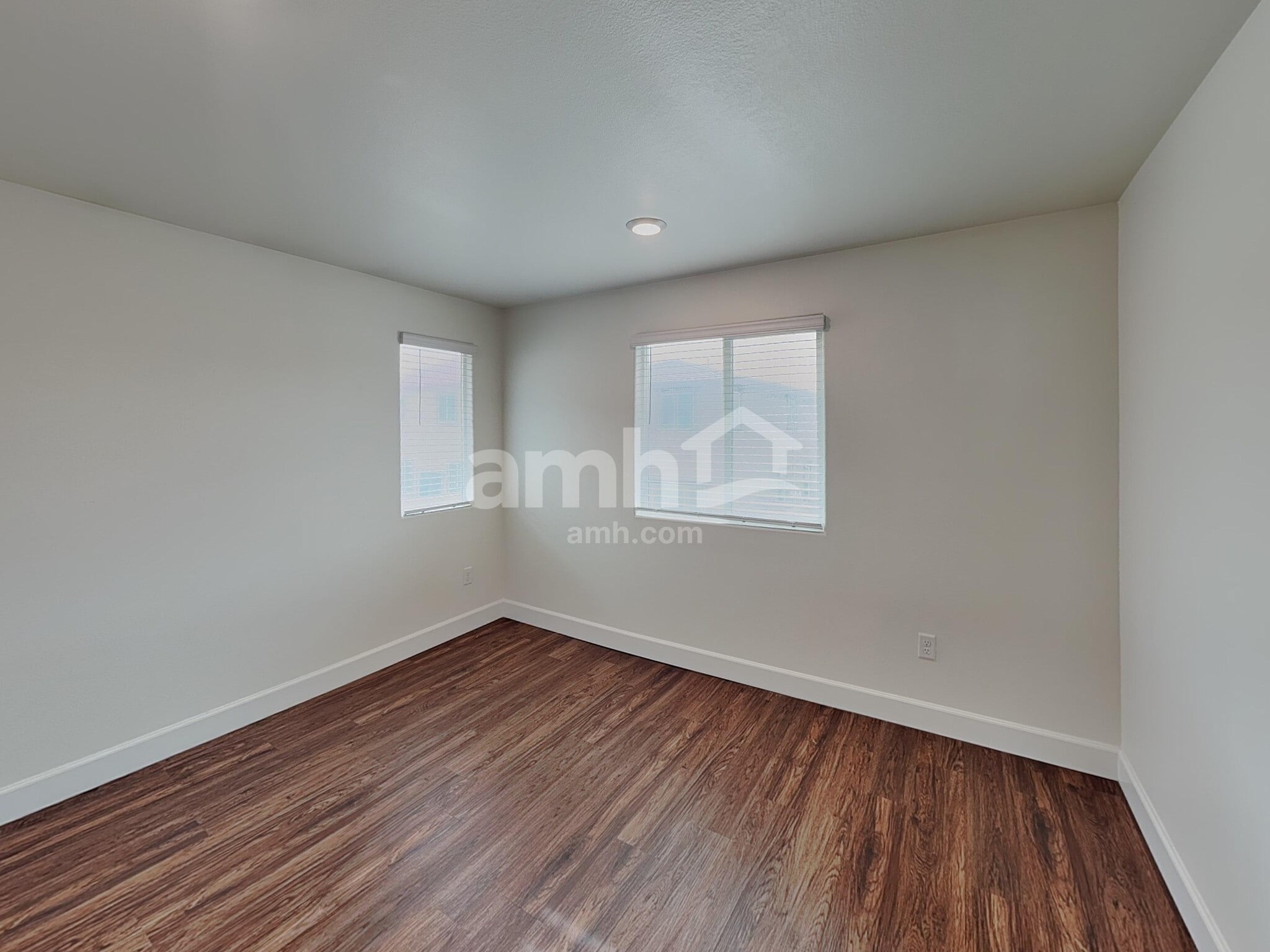 Building Photo - 341 Seville Ave