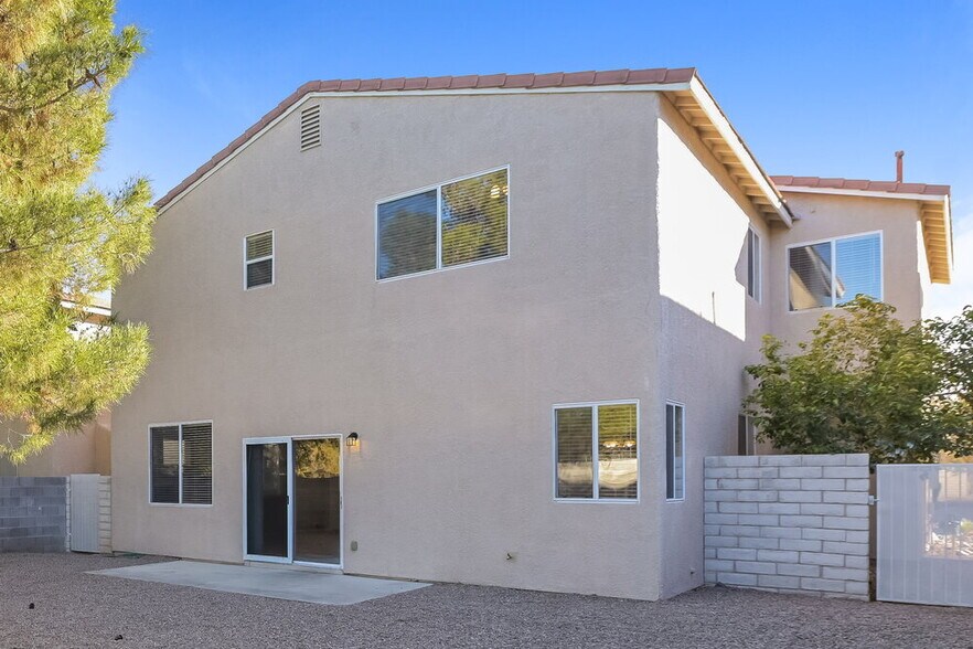 Building Photo - 8932 Spinning Wheel Ave