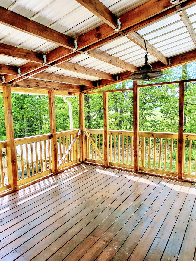 Building Photo - 5195 Old Gray Farm Ln