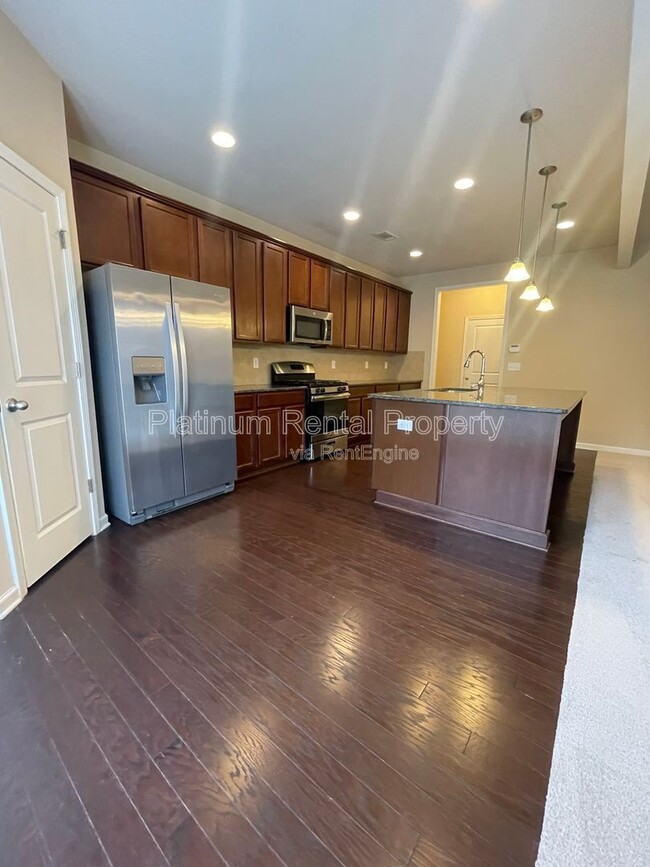 Building Photo - 5755 Rialto Way