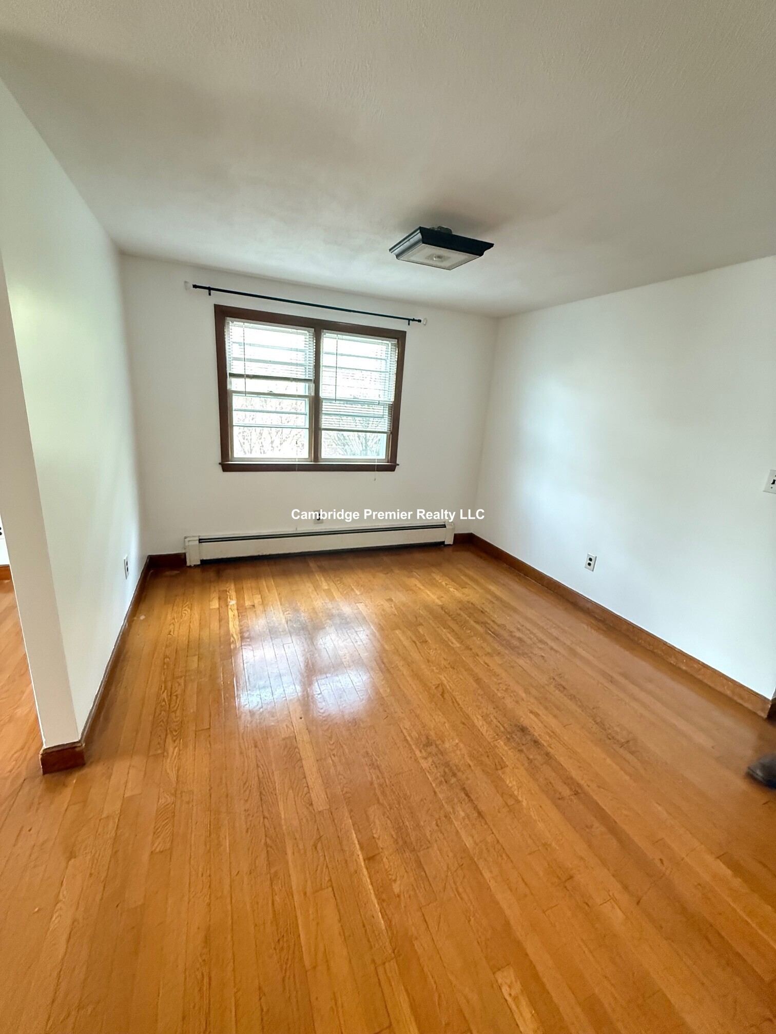 Building Photo - 400 Walden St