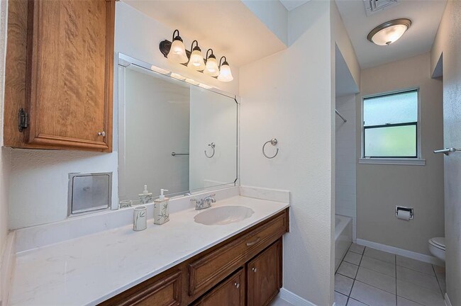 Building Photo - 2762 Foliage Green Dr