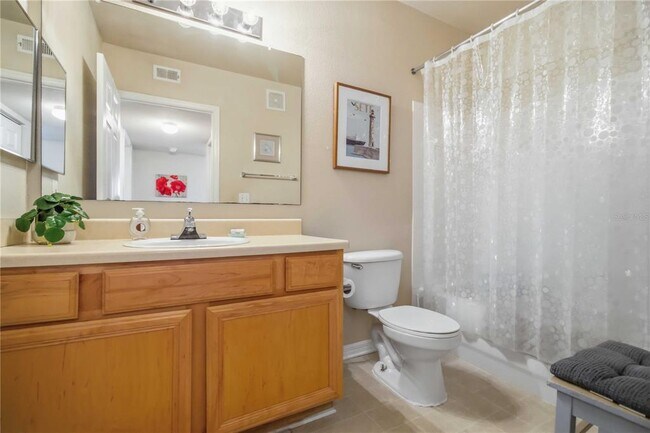 Building Photo - 1000 Villagio Cir