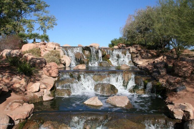 Building Photo - 2582 W Kit Carson Trail