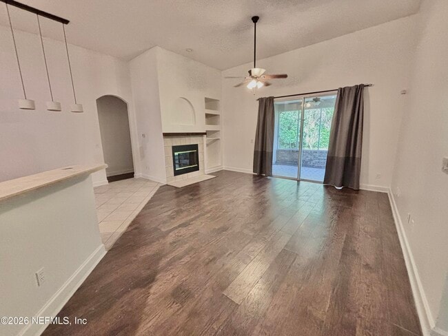 Building Photo - 614 Loire Ct