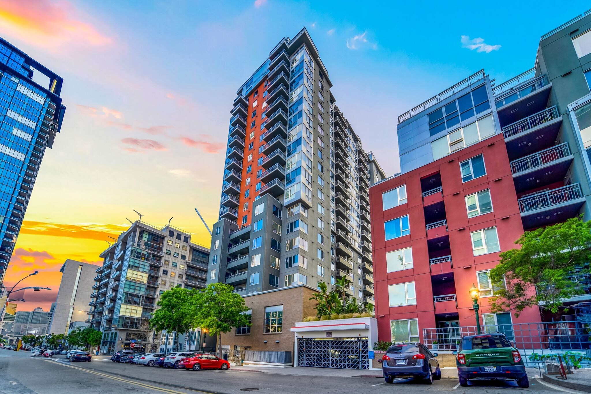 Building Photo - 300 W Beech St