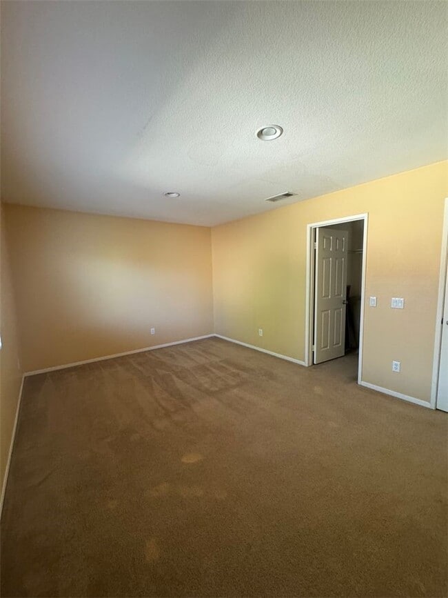 Building Photo - 35674 Yellowstone St