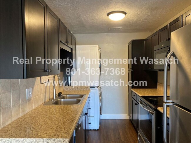 Building Photo - 207 S 600 E