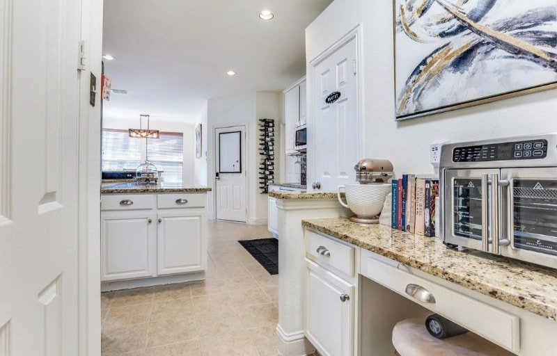 Building Photo - 2446 Chesterfield Rd