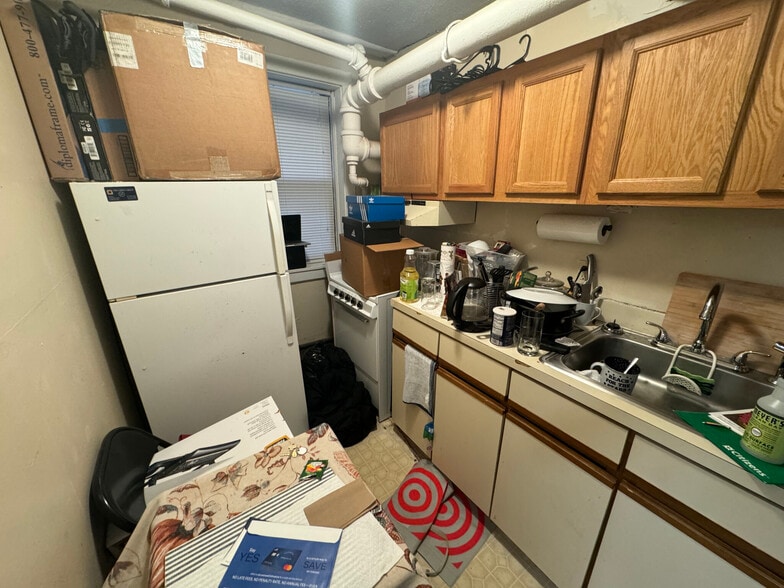 Building Photo - 19 Peterborough St