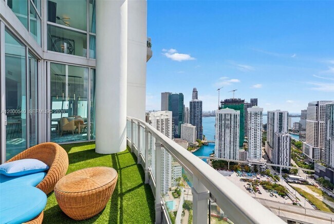 Building Photo - 90 SW 3rd St