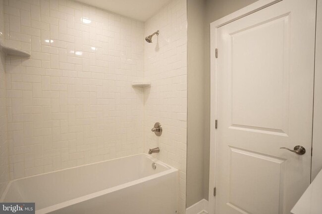 Building Photo - Large 3 bedroom with powder room on 1st fl
