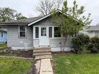 Building Photo - 426 Maple-W