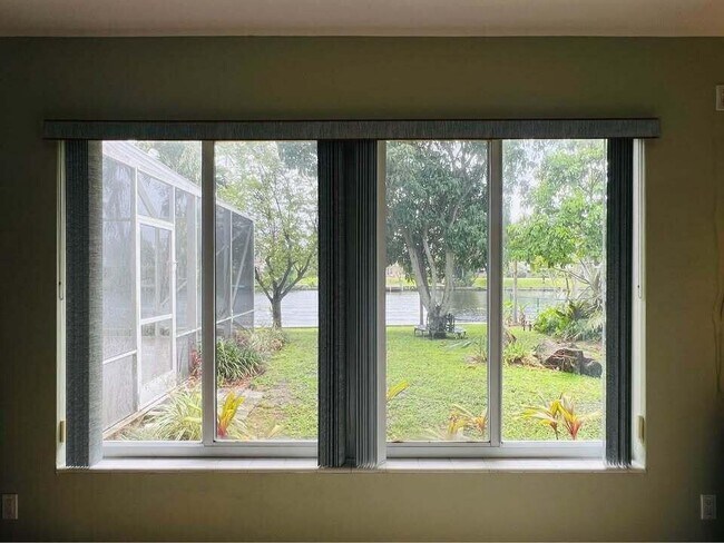 Building Photo - 7834 Edgewater Dr