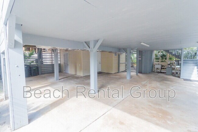 Building Photo - 4718 Seaview St