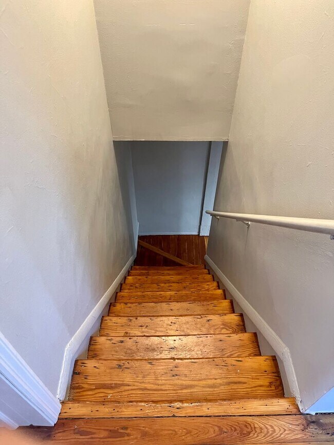 Building Photo - 117-119 Innis