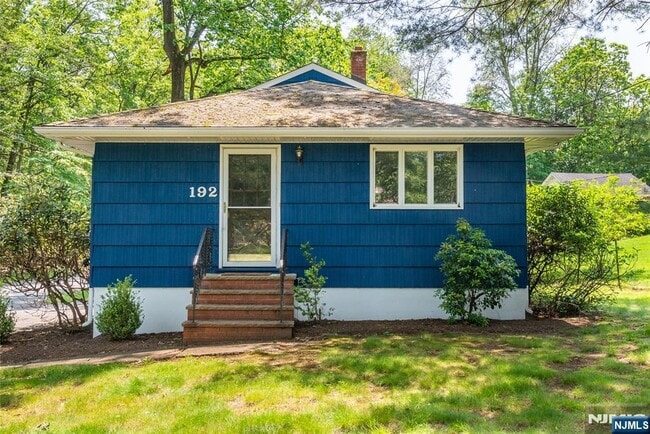 Primary Photo - 192 Woodland Ave