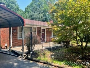Building Photo - 3203 Ledgewood Ave