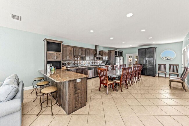 Building Photo - 243 Dune Dr