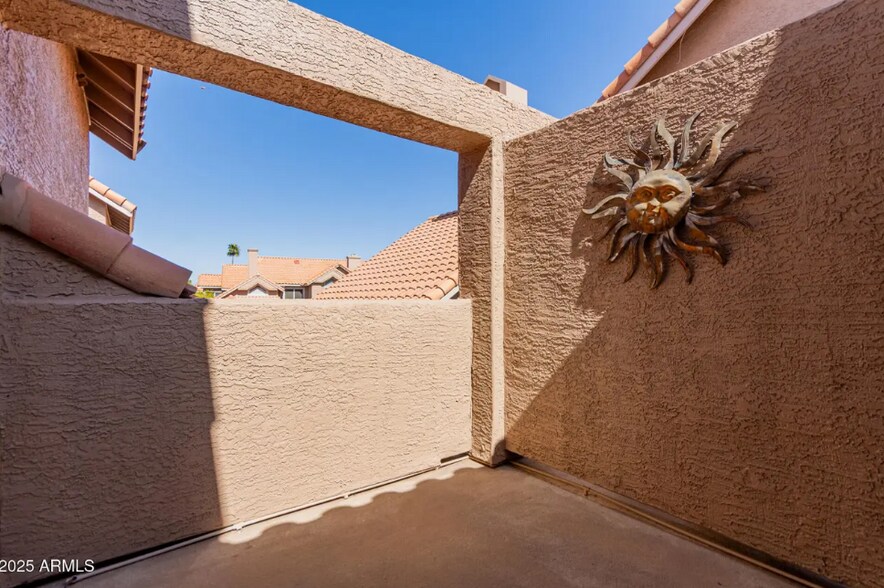 Building Photo - 1633 E Lakeside Dr