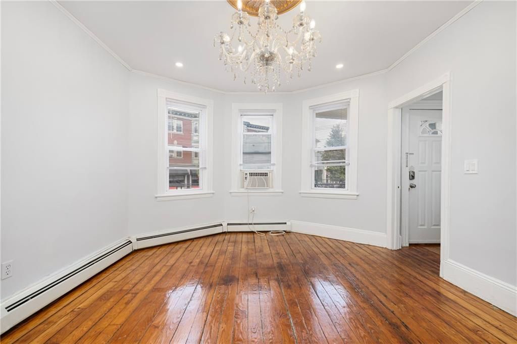 Building Photo - 5 Solar St