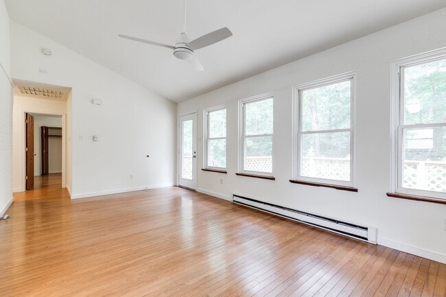 Building Photo - CHARMING 3-BEDROOM CEDAR SIDED RANCH HOUSE -Available