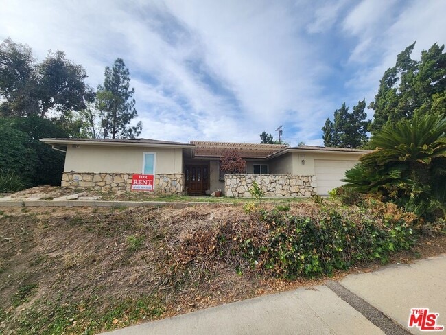 Building Photo - 11665 Babbitt Ave