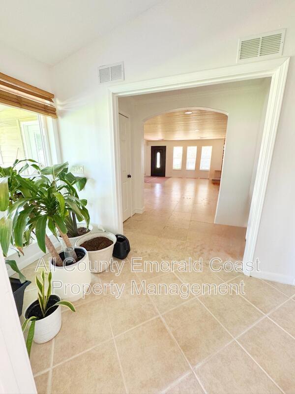 Building Photo - 4104 Indian Bayou N