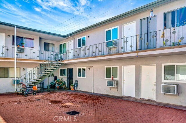 Building Photo - 6735 Elmer Ave