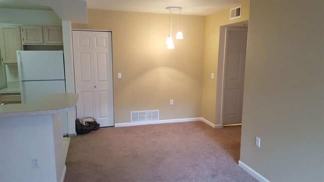 Building Photo - 4545 Wheaton Dr