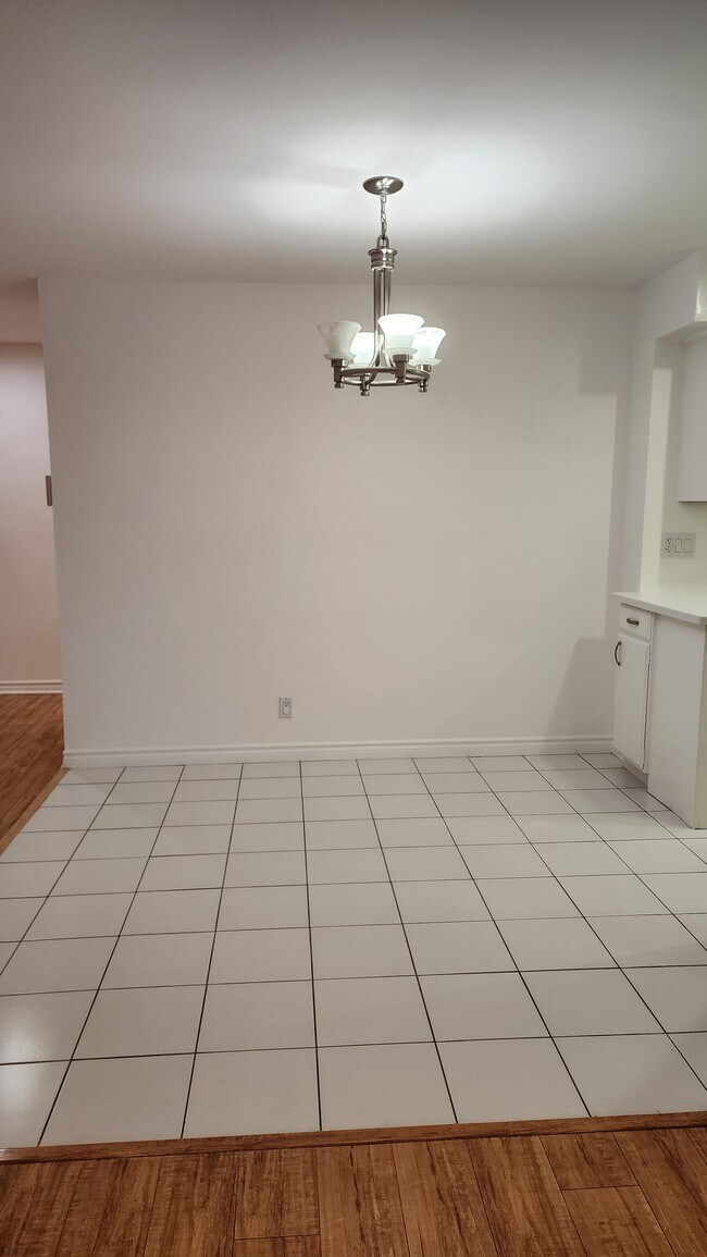 Dining Room - 303 N Swall Dr