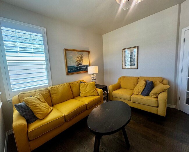 Building Photo - Stunning 5 Bedroom Home in Cordera with access to Community center with pool