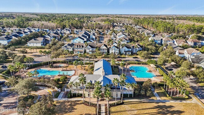 Building Photo - 439 Pelican Pointe Rd