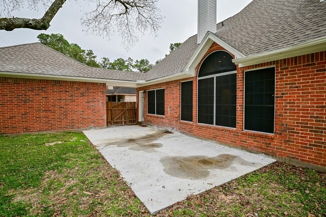 Building Photo - 17910 Moss Point Dr