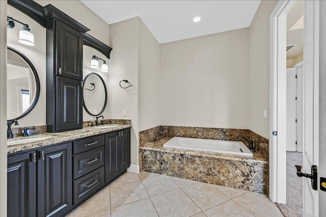Building Photo - Custom Luxury Home with Strip and Mountain Views!