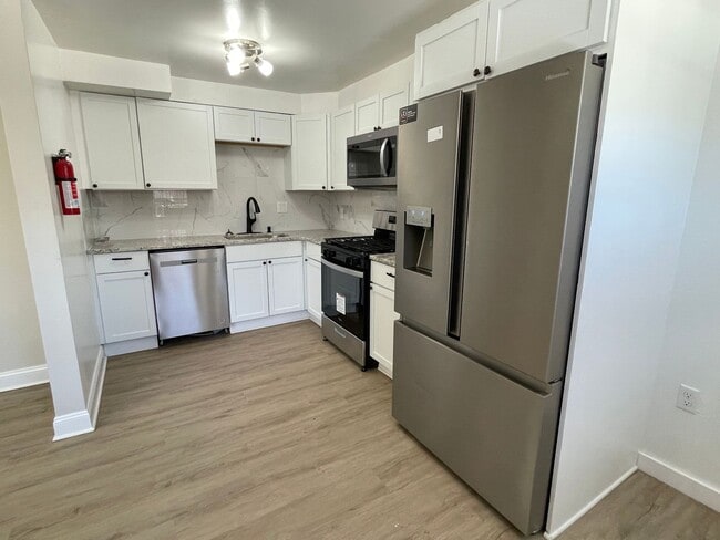 Building Photo - Beautiful 3 Bedroom, 1.5 Bath in Brookhaven